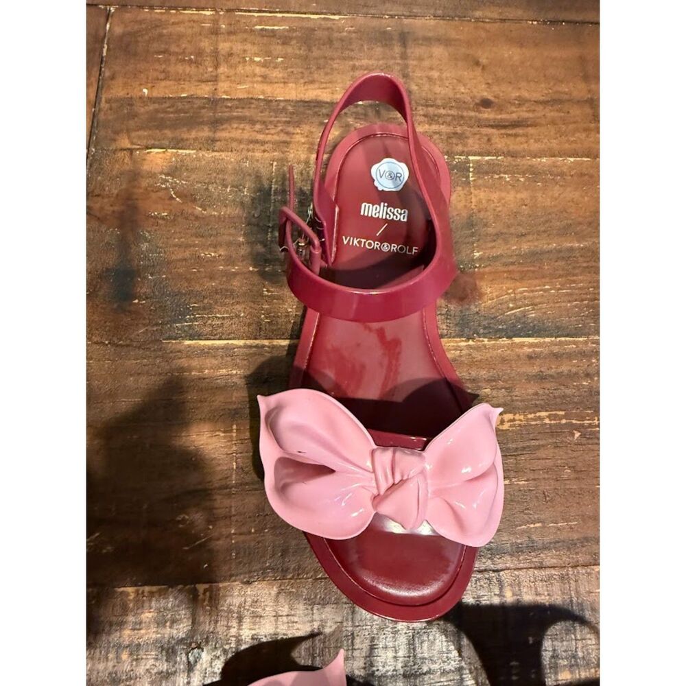🌴Melissa Tie Mar Sandal in a red and pink color combination. - Picture 2 of 6